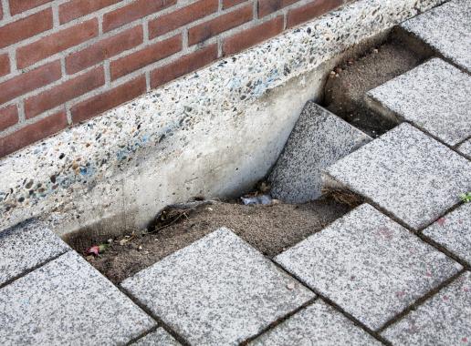 Bodemdaling in de straat
